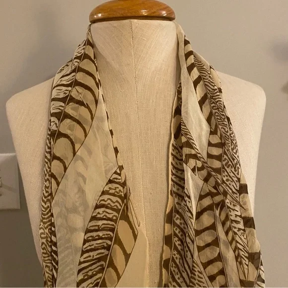 Anne Klein silk sustainable feather print sheer scarf wrap - Picture 13 of 16